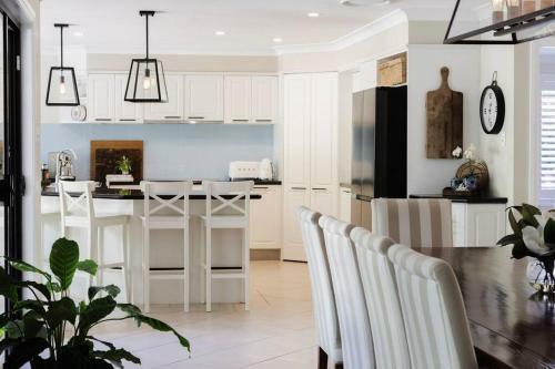 Chateau On Sydney's Northern Beaches