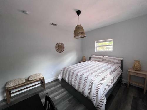 Beach House Bungalow With Pool North Miami Beach