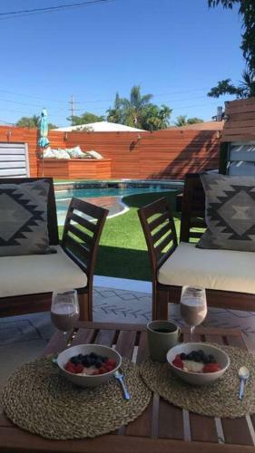 Beach House Bungalow With Pool North Miami Beach