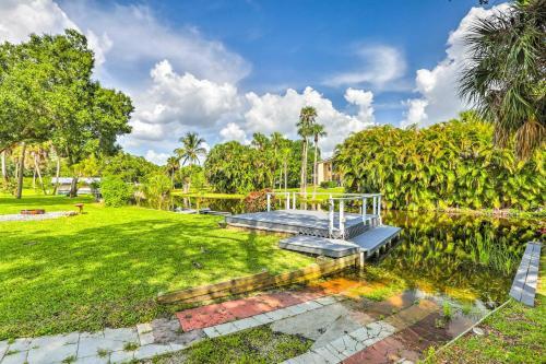 Waterfront N Fort Myers Boat Dock, Fire Pit!