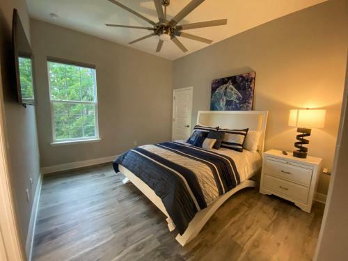 33 Brand New Townhouse, 21 Mi To Wec