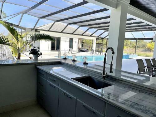 Luxury Villa The Naples Serenity