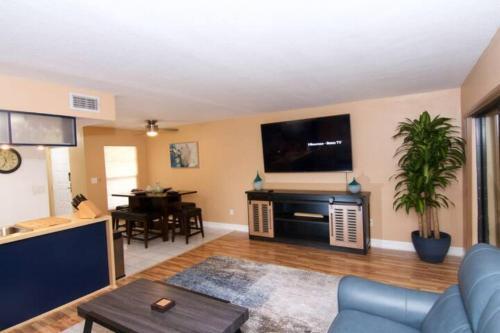 Apartamento Newly Renovated Luxurious Waterfront Condo Condo