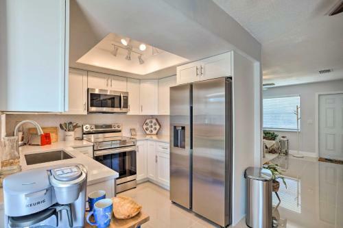 Family Friendly Home About 1 Mi To Beach Parks!
