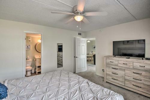Apartamento Coastal Condo Escape With Patio Steps To Beach