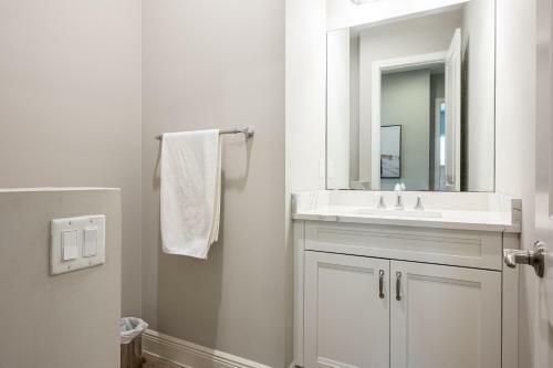 Luxurious Home With Optional Chauffer & Butler Service