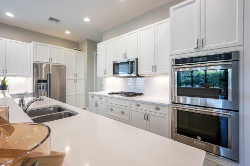 Luxurious Home With Optional Chauffer & Butler Service