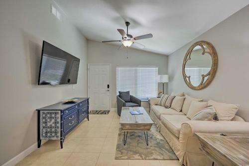 Bright, Airy Naples Home Near Beach And Dining!