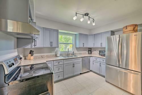 Bright, Airy Naples Home Near Beach And Dining!