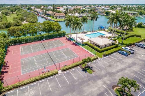 A Slice Of Naples Life