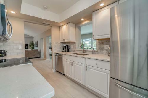 Florida Oasis - Private Dog Friendly Villa With Solar Pool - Sleeps 6