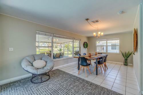 Golf Retreat - Private Dog Friendly Villa With Heated Pool - Sleeps 6