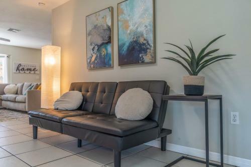 Golf Retreat - Private Dog Friendly Villa With Heated Pool - Sleeps 6