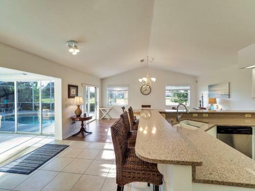 Tropical Cape Haze - Private Villa With Heated Pool - Sleeps 6