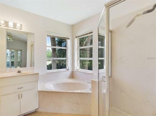 Tropical Cape Haze - Private Villa With Heated Pool - Sleeps 6