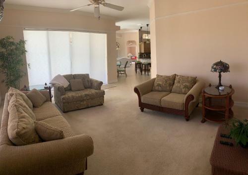 Lakefront Retreat - Private Villa With Heated Pool - Sleeps 6