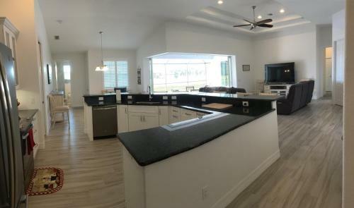 Florida Secret - Private Villa With Heated Pool - Sleeps 8