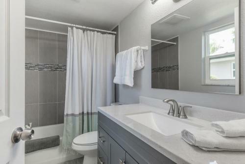 Renovated Largo Heated Pool Home