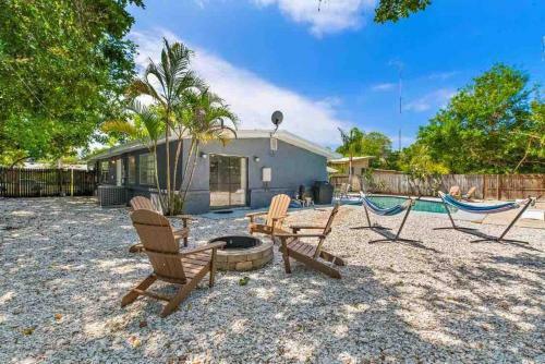 Family Friendly W/pool. 5 Miles To Madeira Beach