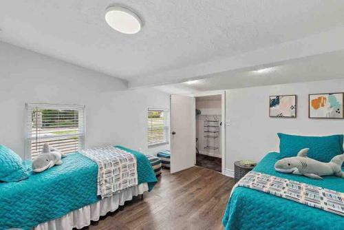 Family Friendly W/pool. 5 Miles To Madeira Beach