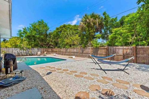 Family Friendly W/pool. 5 Miles To Madeira Beach