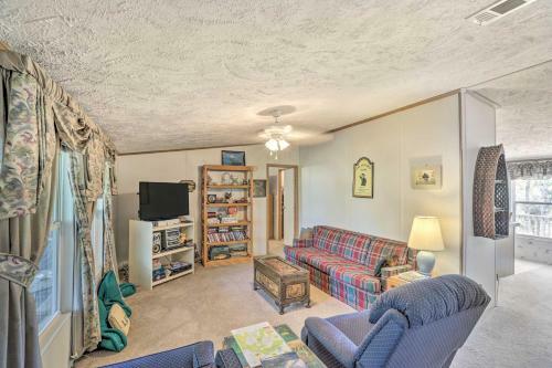 Bright Steinhatchee Home Proximity To Ocean!