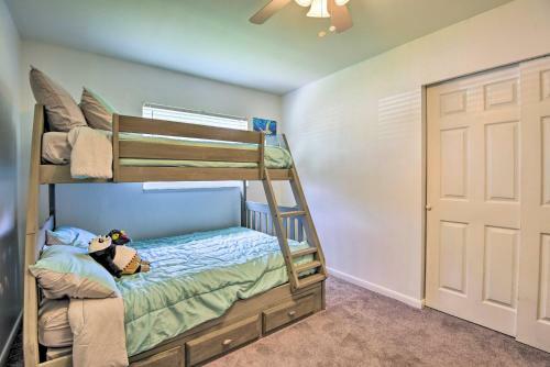 Bright Ruskin Home Less Than 2 Mi To Beach And Marina!