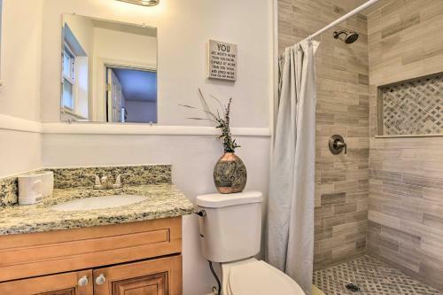 Bright Ruskin Home Less Than 2 Mi To Beach And Marina!