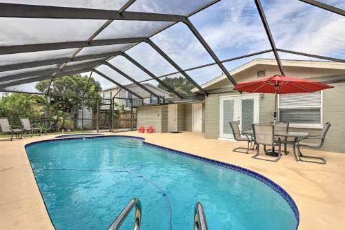 Bright Ruskin Home Less Than 2 Mi To Beach And Marina!