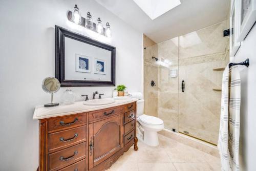 Waterfront Pool Dream Vacation