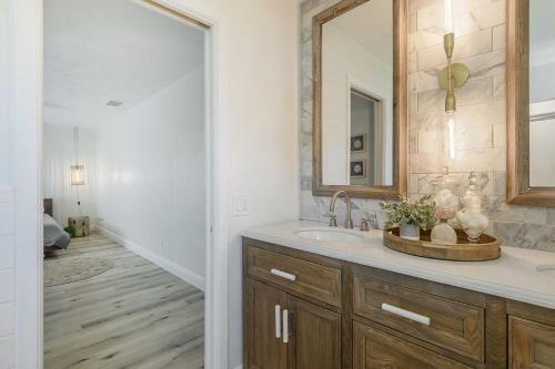 Renovated Seminole Salt Water Pool Home