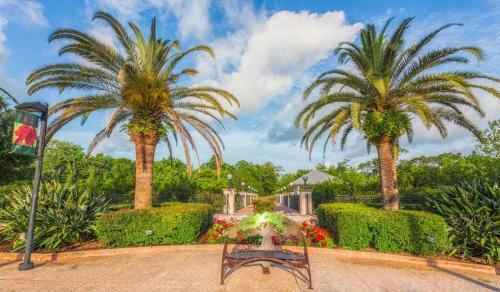 Renovated Seminole Salt Water Pool Home
