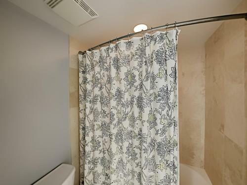 Apartamento Regency Towers #506 East