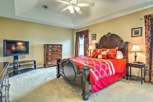 Waterfront Pensacola Home With Florida Room!