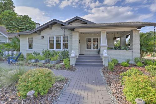 Lovely St Pete Getaway With Fireplace And Patio!