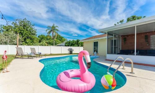 The Flamingo*4bed*pool*jacuzzi*foosball