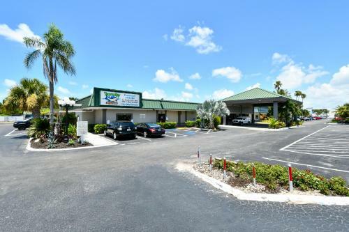 Apartamento Ramada 614 - All-new, Huge Pool, Tiki Bar!