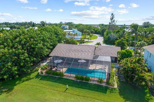 Stunning New Country Club Residence With Pool
