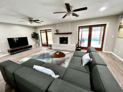 Sarasota Contemporary 4 Bedroom Home With Pool