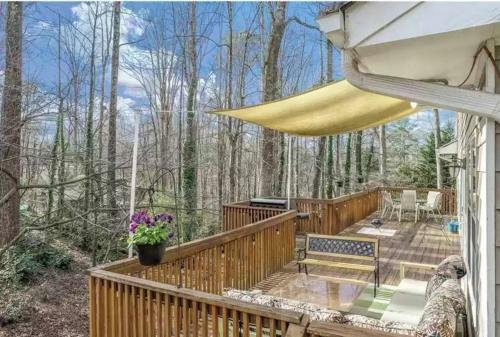Entire Home, Waterfront Lake Lanier - Kayaks, Dock