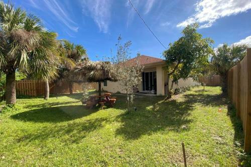 Villa West Palm Beach, Florida Trendy And Spacious Home