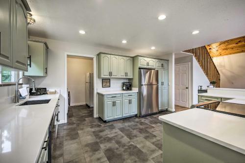 Huge Blairsville Cabin Game Room And Mtn View!