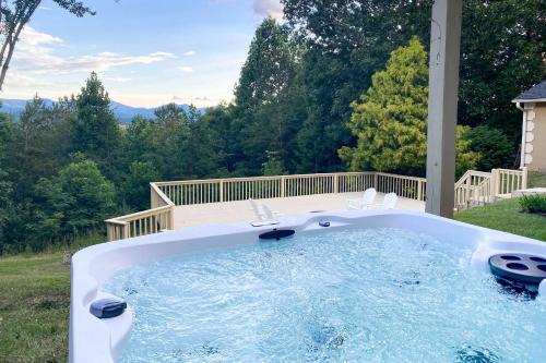 Huge Blairsville Cabin Game Room And Mtn View!