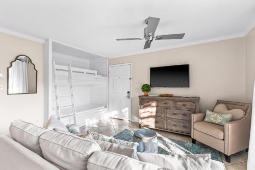 Beachwood Villas F-4