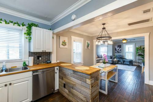 Sought After Seminole Secret Bungalow And Tesla Available