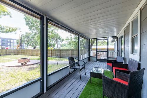 Sought After Seminole Secret Bungalow And Tesla Available