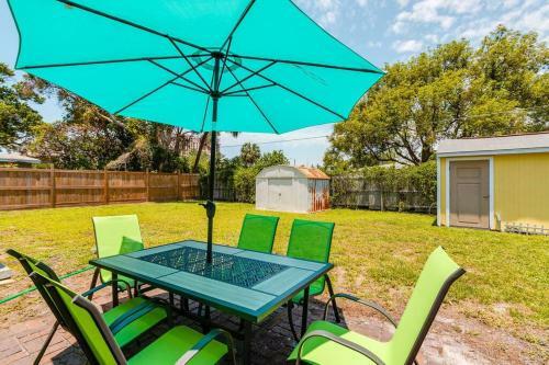 Cheerful Cozy Cottage In South Tampa