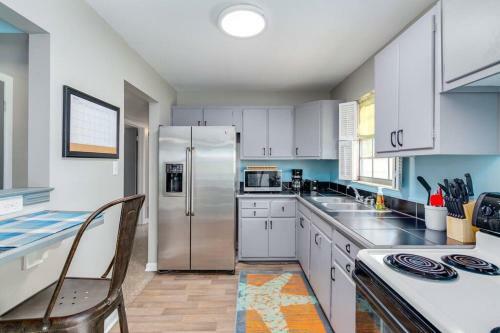 Cheerful Cozy Cottage In South Tampa