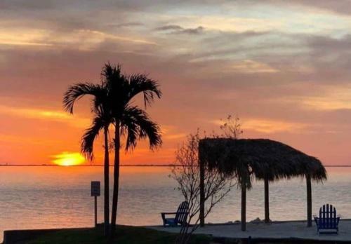 Apartamento New! 3 Bed X 2 Bath Amazing Water View!