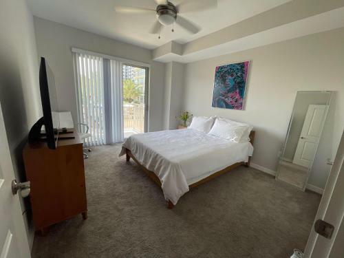 Downtown Harbour Island Oasis